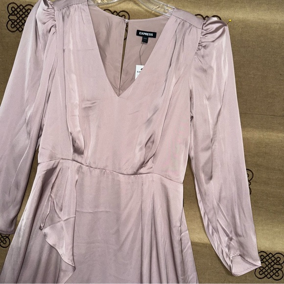 Express NWT! Satin Pink Blushing Mauve Puff Shoulder Midi Dress Size L - Picture 8 of 16